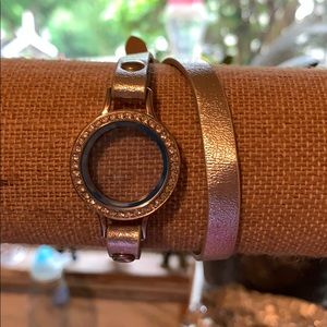 Origami Owl medium twist locket with band